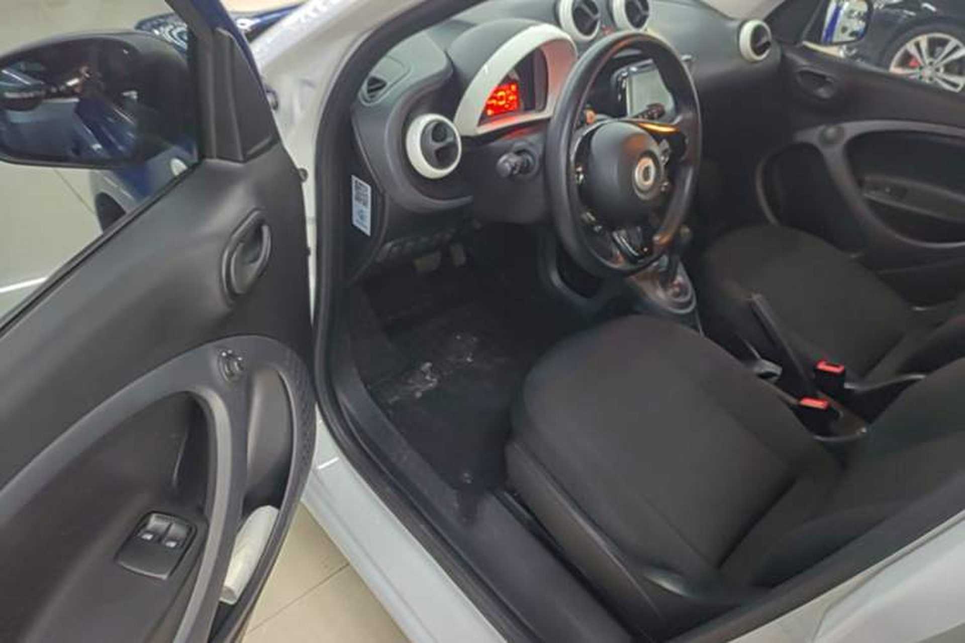 Used smart forfour 2016 1.0L 52 kW Dynamic Edition Driver Seat