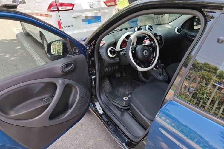 Used smart forfour 2016 1.0L 52 kW Dynamic Edition Driver Seat