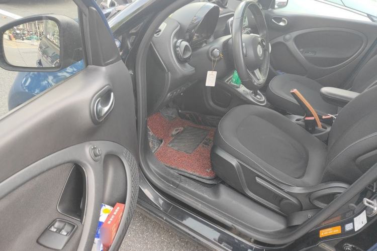 Used smart forfour 2016 1.0L 52 kW Passion Edition Driver Seat