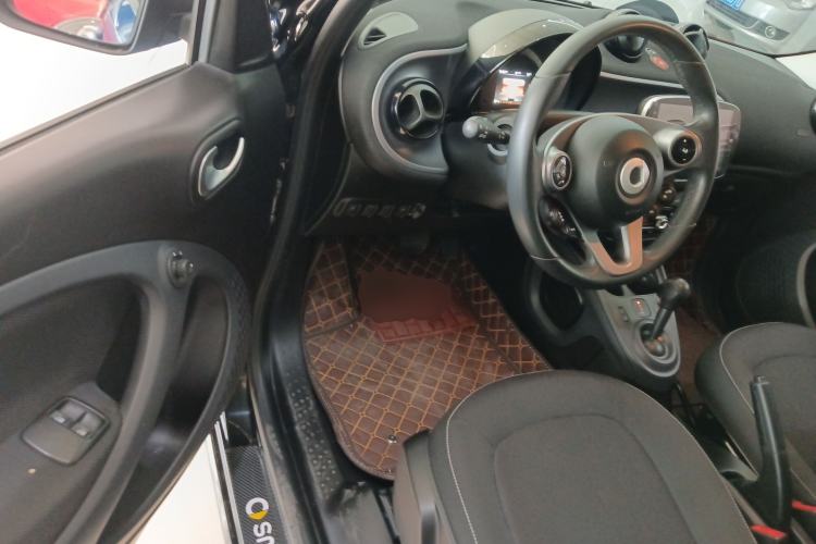 Used smart forfour 2016 1.0L 52 kW Passion Edition Driver Seat