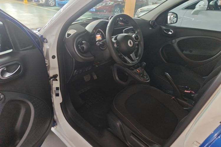 Used smart forfour 2016 1.0L 52 kW Passion Edition Driver Seat