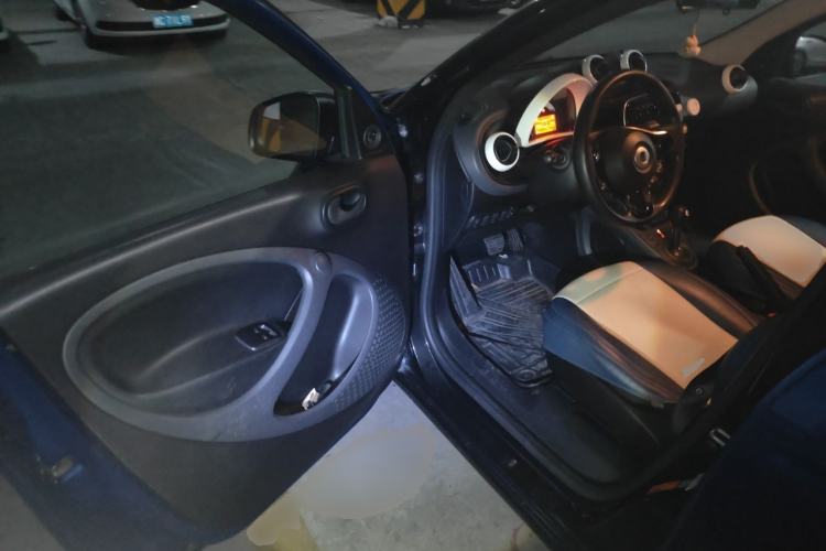 Used smart forfour 2016 1.0L 52 kW Dynamic Edition Driver Seat