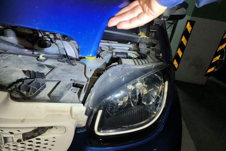 Used smart forfour 2016 0.9T 66 kW Ultimate Edition Engine Bay Left