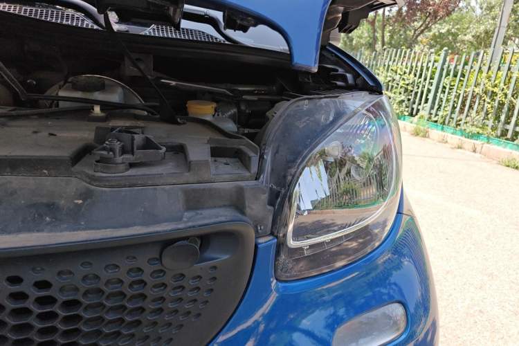 Used smart forfour 2016 1.0L 52 kW Dynamic Edition Engine Bay Left