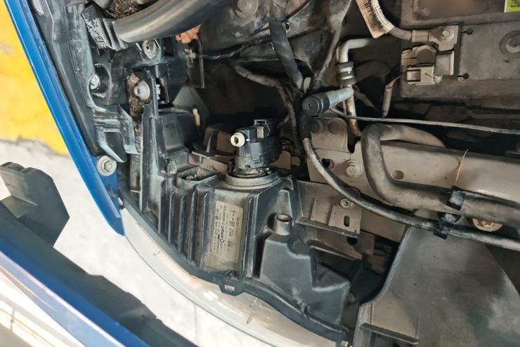 Used smart forfour 2016 1.0L 52 kW Dynamic Edition Engine Bay Right