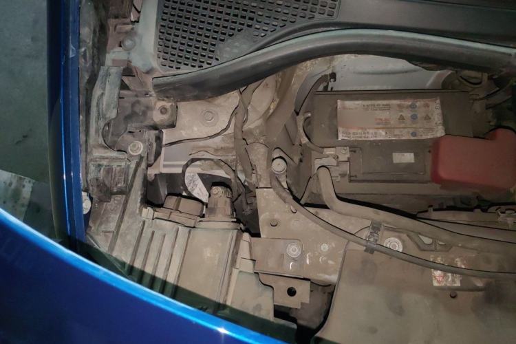 Used smart forfour 2016 1.0L 52 kW Dynamic Edition Engine Bay Right
