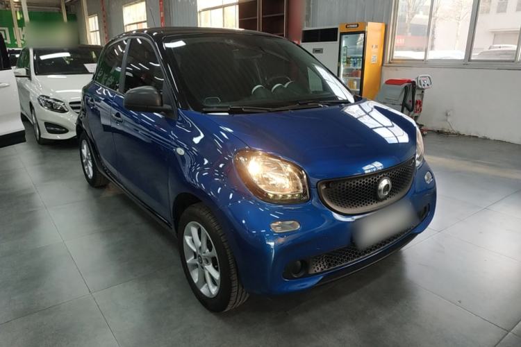 Used smart forfour 2016 1.0L 52 kW Dynamic Edition Exterior 1