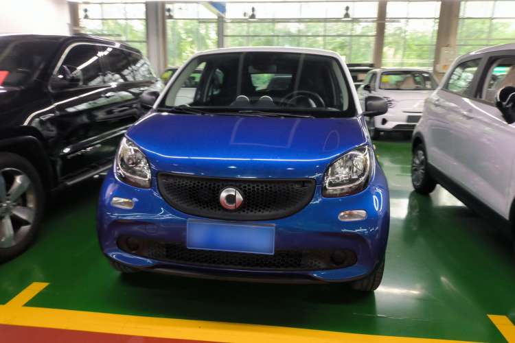 Used smart forfour 2016 1.0L 52 kW Dynamic Edition Exterior 1