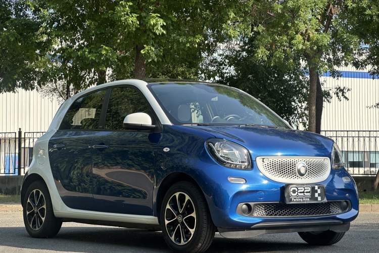 Used smart forfour 2016 1.0L 52 kW Passion Edition Exterior 1