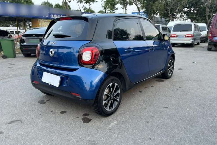 Used smart forfour 2016 1.0L 52 kW Passion Edition Exterior 1