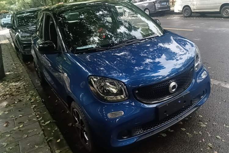 Used smart forfour 2016 1.0L 52 kW Passion Edition Exterior 1
