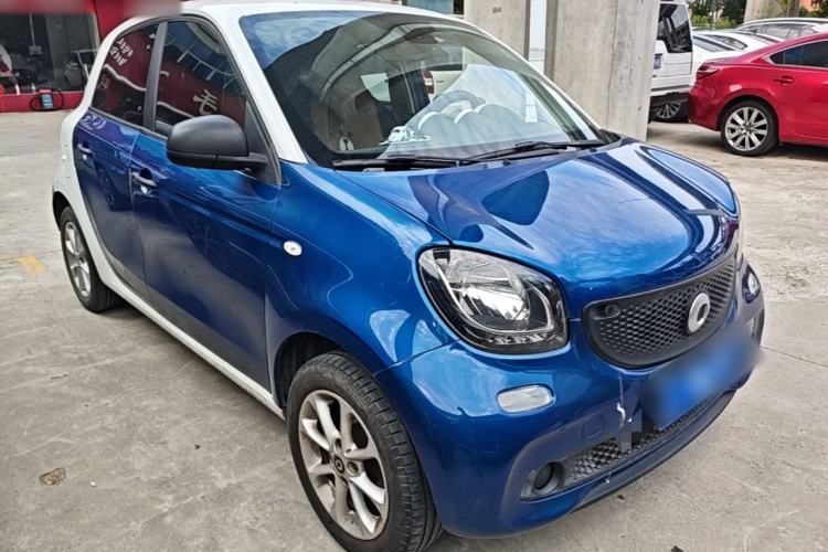 Used smart forfour 2016 1.0L 52 kW Dynamic Edition Exterior 1