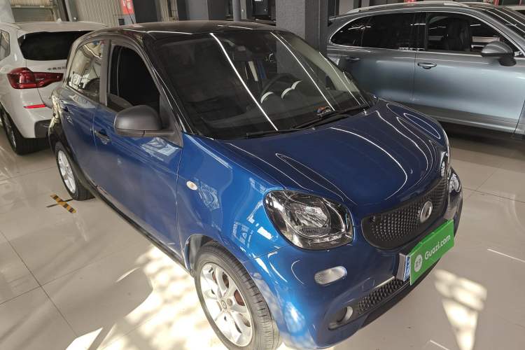 Used smart forfour 2016 1.0L 52 kW Dynamic Edition Exterior 2