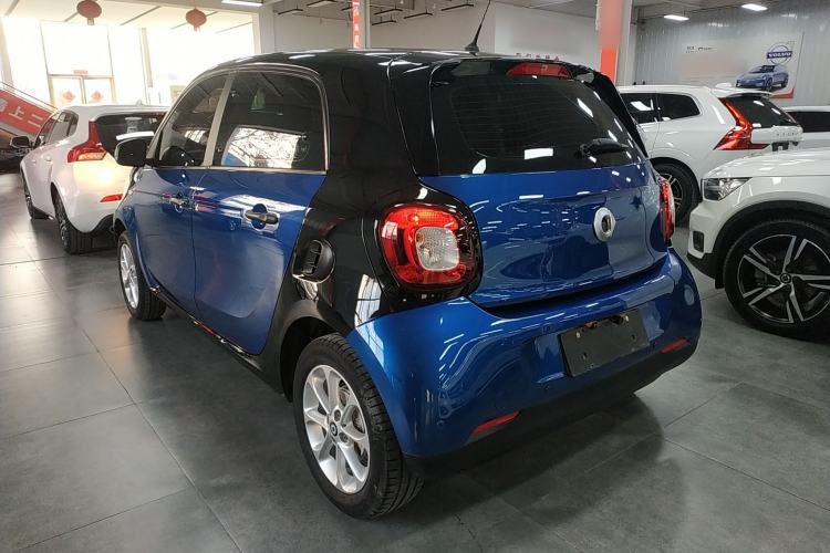 Used smart forfour 2016 1.0L 52 kW Dynamic Edition Exterior 2