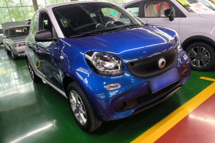 Used smart forfour 2016 1.0L 52 kW Dynamic Edition Exterior 2