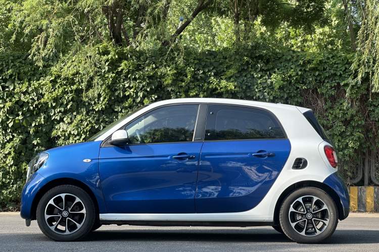 Used smart forfour 2016 1.0L 52 kW Passion Edition Exterior 2