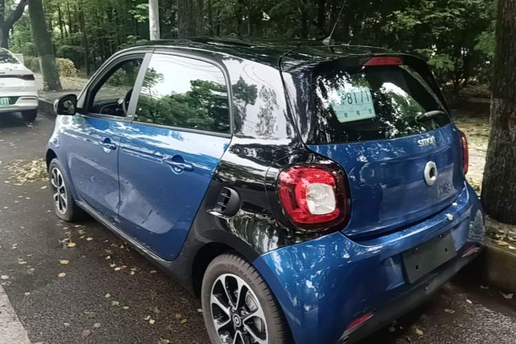 Used smart forfour 2016 1.0L 52 kW Passion Edition Exterior 2