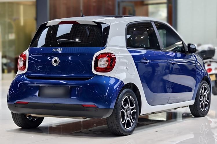 Used smart forfour 2016 0.9T 66 kW Pioneer Edition Exterior 3