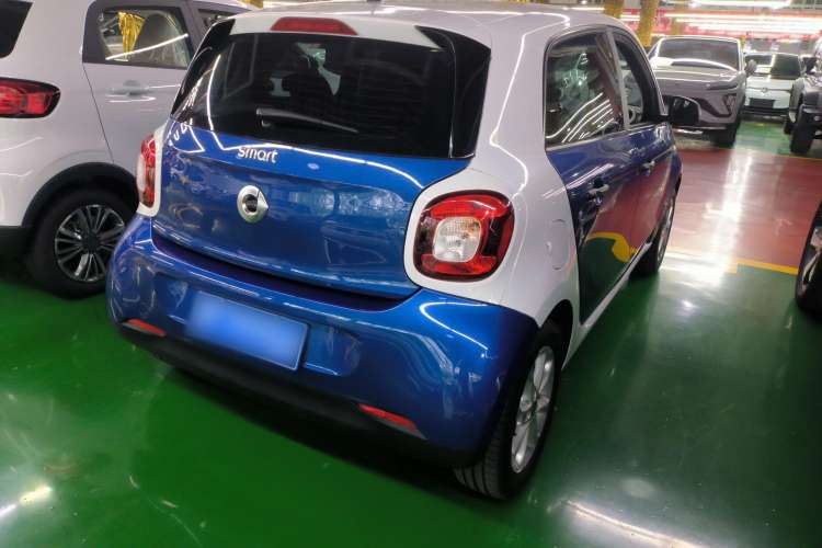 Used smart forfour 2016 1.0L 52 kW Dynamic Edition Exterior 3