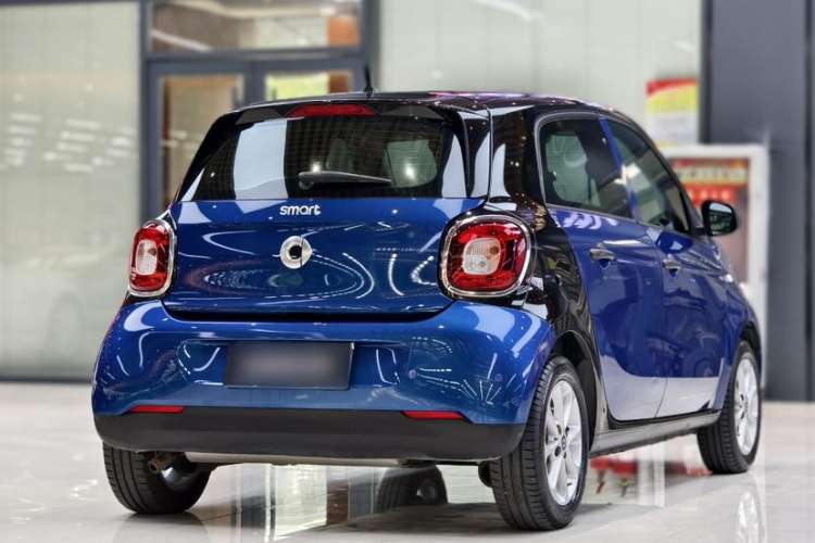 Used smart forfour 2016 1.0L 52 kW Dynamic Edition Exterior 3