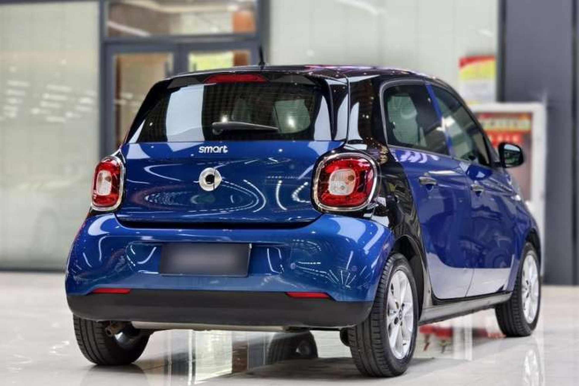 Used smart forfour 2016 1.0L 52 kW Dynamic Edition Exterior 3