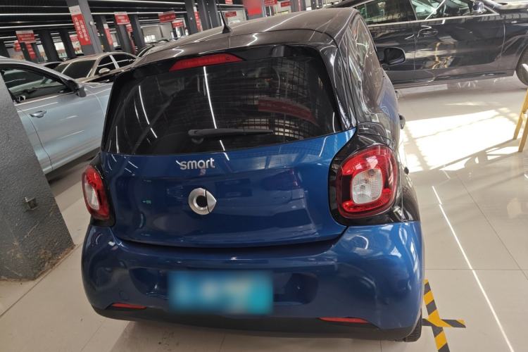 Used smart forfour 2016 1.0L 52 kW Dynamic Edition Exterior 4
