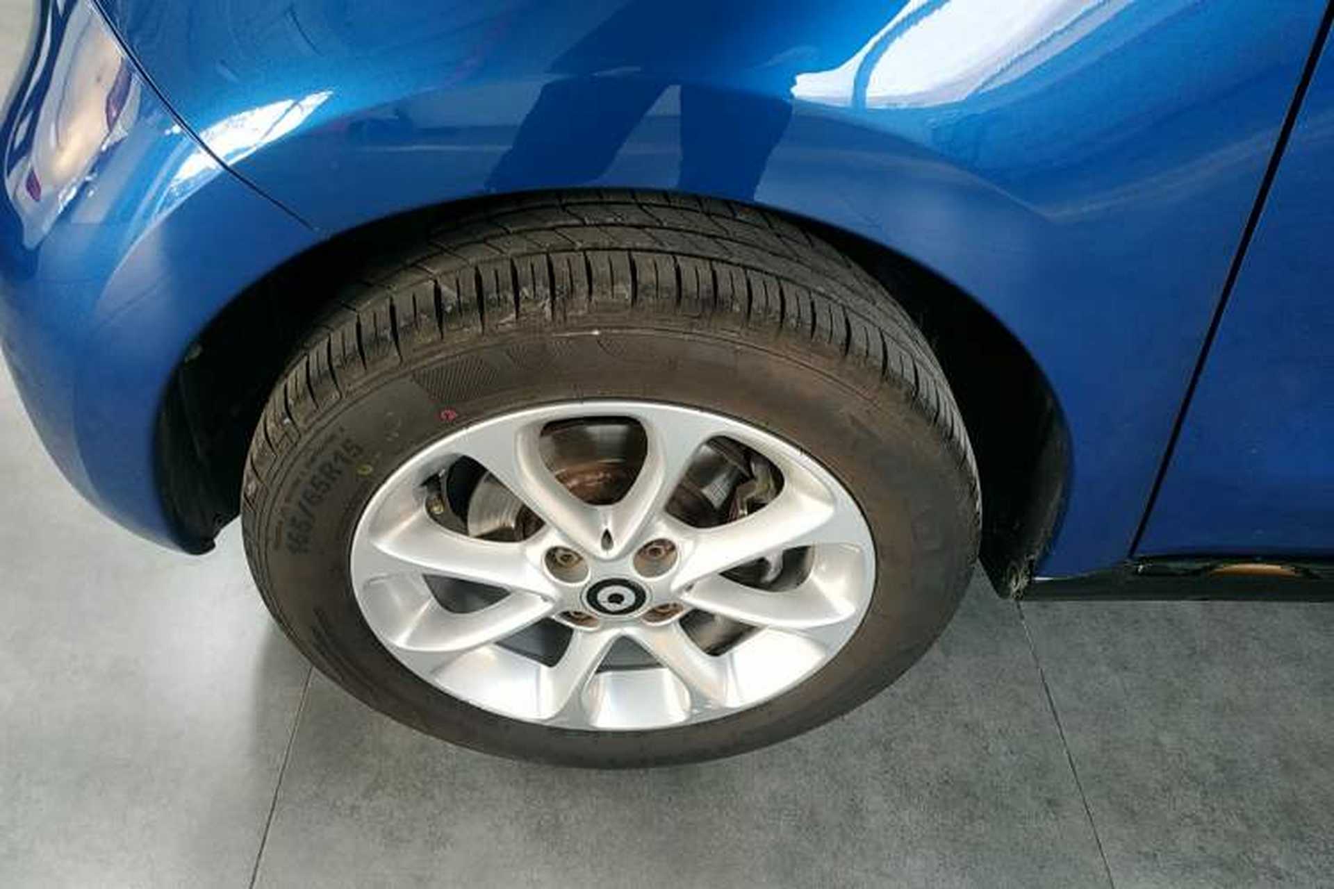 Used smart forfour 2016 1.0L 52 kW Dynamic Edition Exterior 4