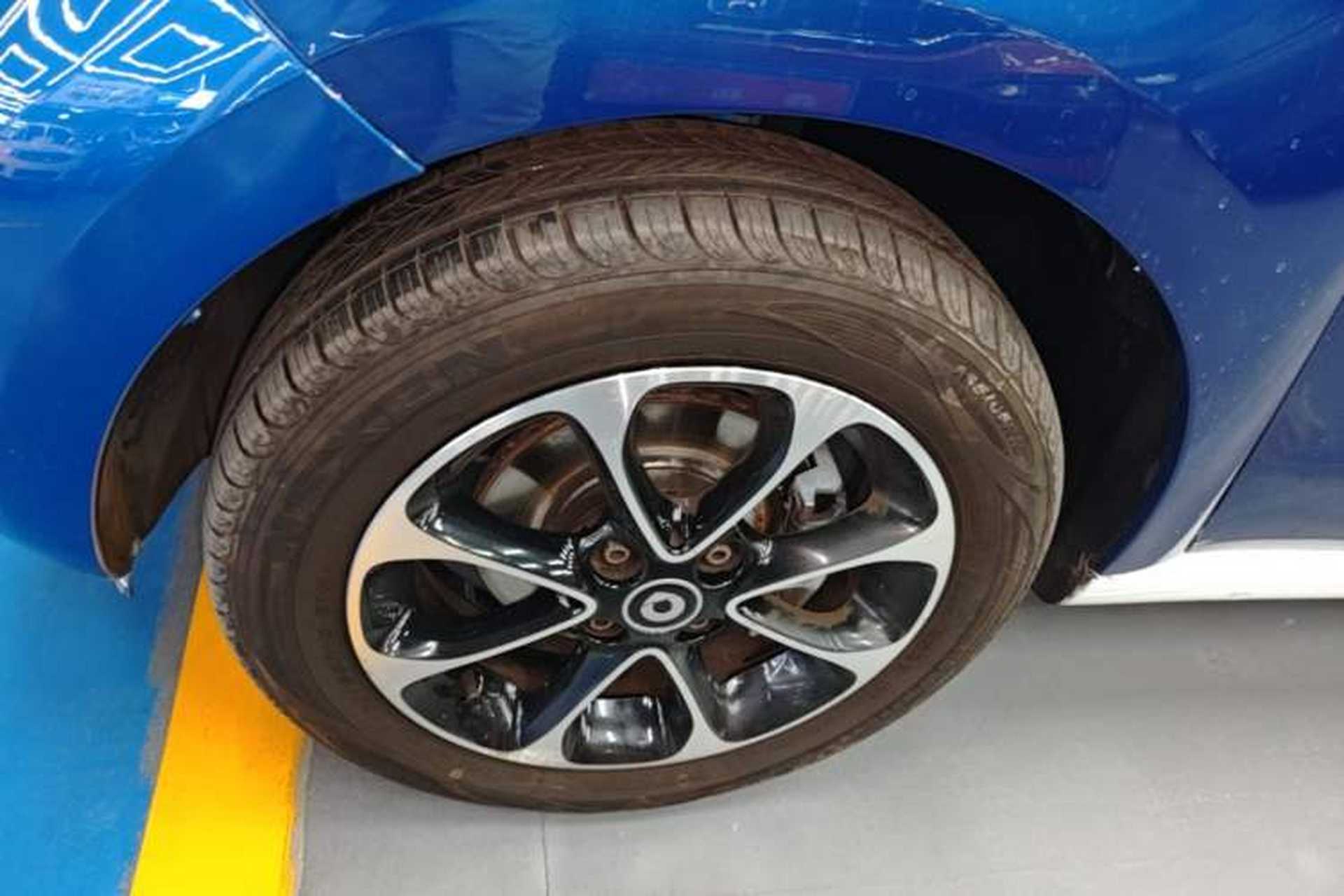 Used smart forfour 2016 1.0L 52 kW Passion Edition Exterior 4