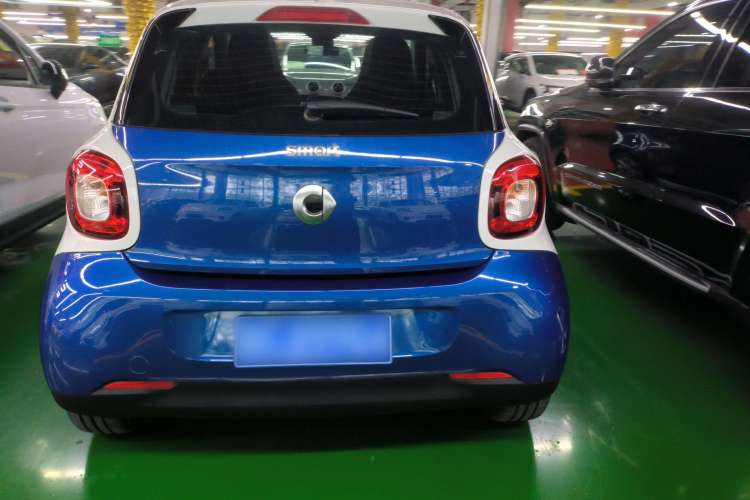 Used smart forfour 2016 1.0L 52 kW Dynamic Edition Exterior 4