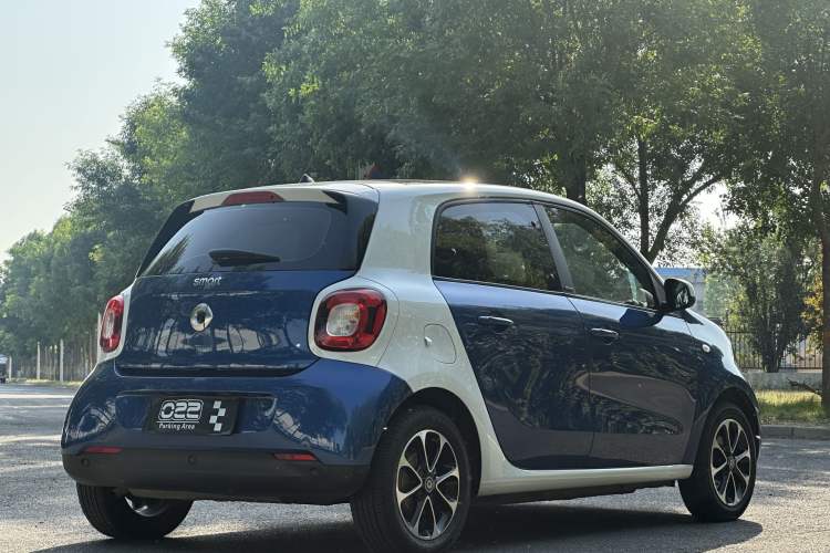 Used smart forfour 2016 1.0L 52 kW Passion Edition Exterior 4