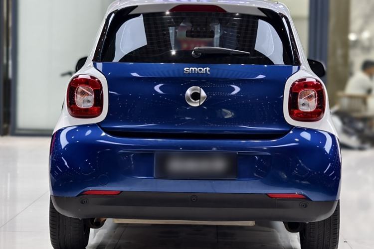 Used smart forfour 2016 0.9T 66 kW Pioneer Edition Exterior 5