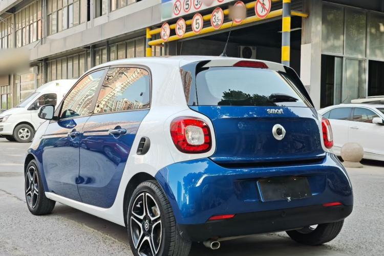 Used smart forfour 2016 0.9T 66 kW Ultimate Edition Exterior 5