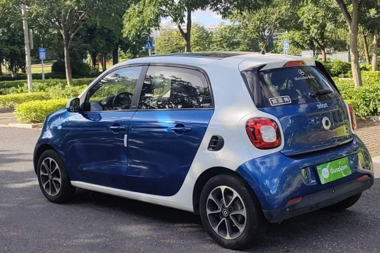 Used smart forfour 2016 1.0L 52 kW Passion Edition Exterior 5