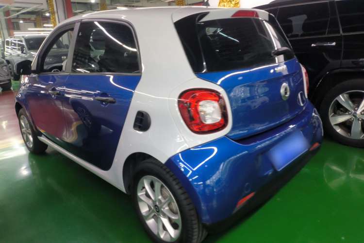 Used smart forfour 2016 1.0L 52 kW Dynamic Edition Exterior 5