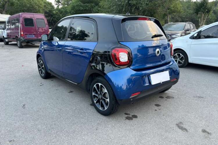 Used smart forfour 2016 1.0L 52 kW Passion Edition Exterior 5