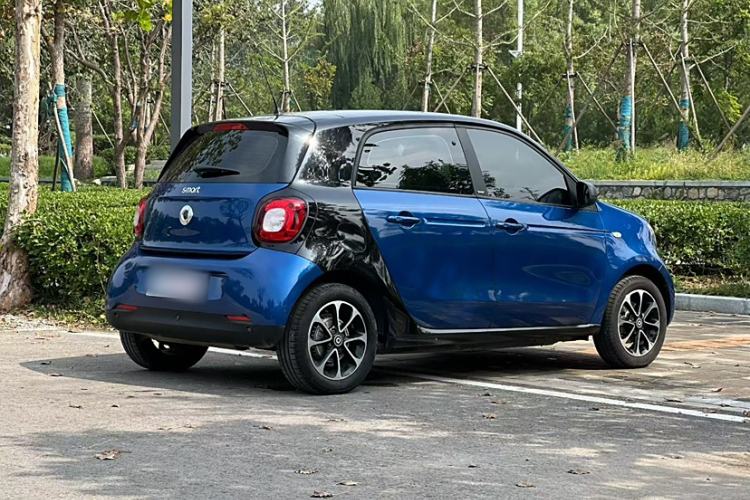 Used smart forfour 2016 1.0L 52 kW Passion Edition Exterior 5