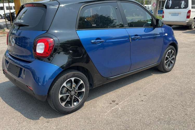 Used smart forfour 2016 1.0L 52 kW Passion Edition Exterior 7