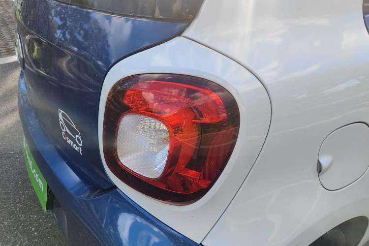Used smart forfour 2016 1.0L 52 kW Passion Edition Exterior 8