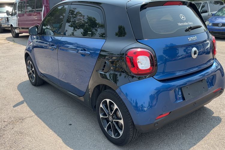 Used smart forfour 2016 1.0L 52 kW Passion Edition Exterior 8