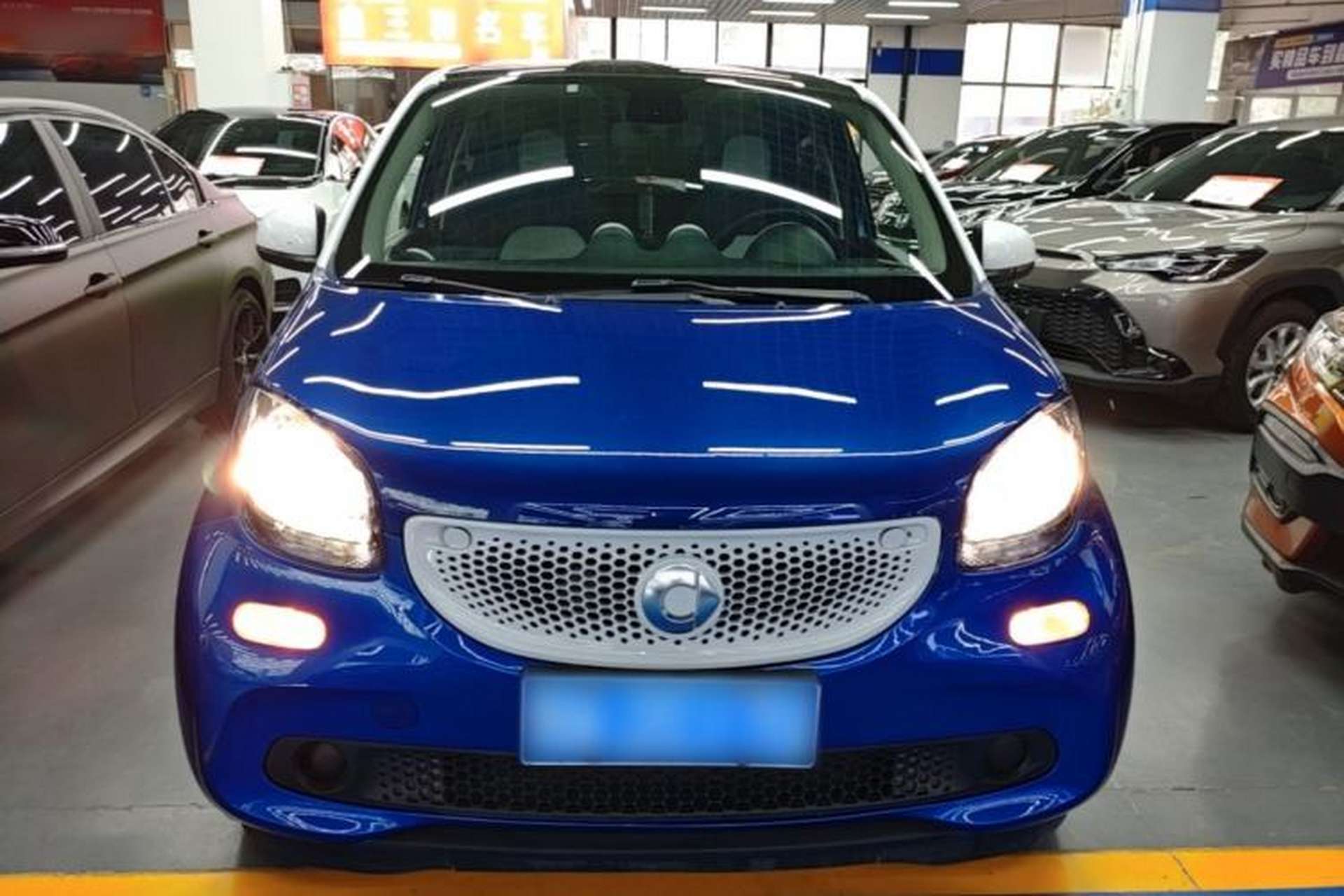 Used smart forfour 2016 1.0L 52 kW Passion Edition Front