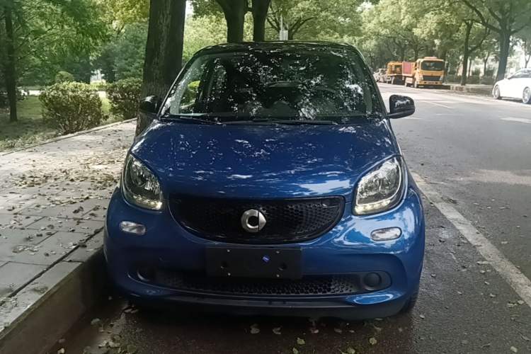 Used smart forfour 2016 1.0L 52 kW Passion Edition Front