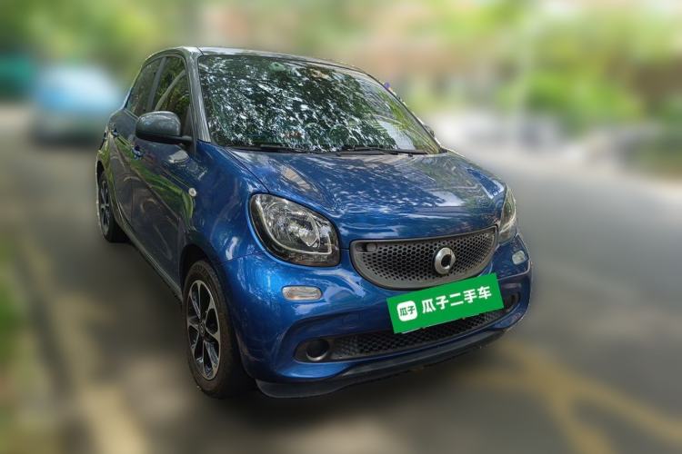 Used smart forfour 2016 1.0L 52 kW Passion Edition Front Right 45 Deg