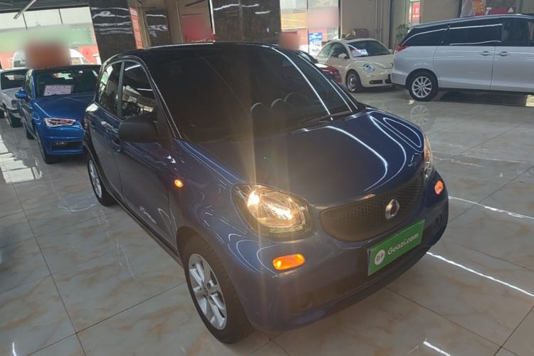 Used smart forfour 2016 1.0L 52 kW Dynamic Edition Front Right 45 Deg
