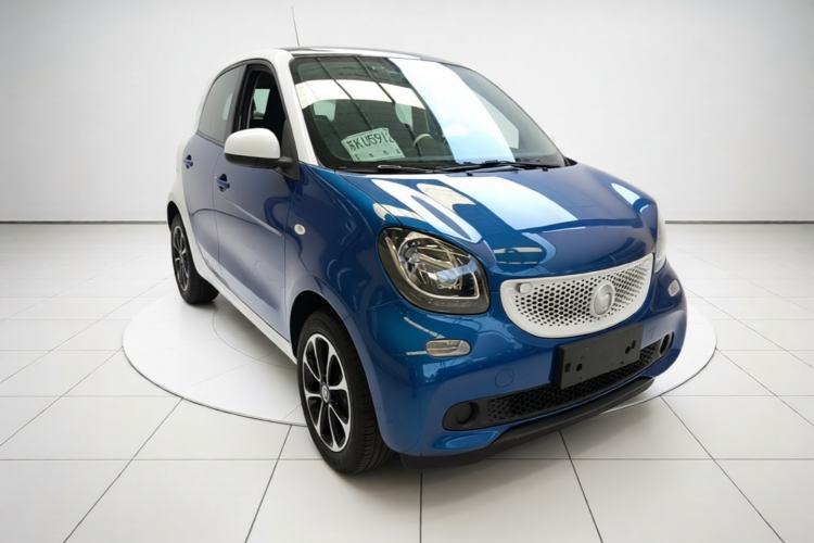 Used smart forfour 2016 1.0L 52 kW Passion Edition Front Right 45 Deg