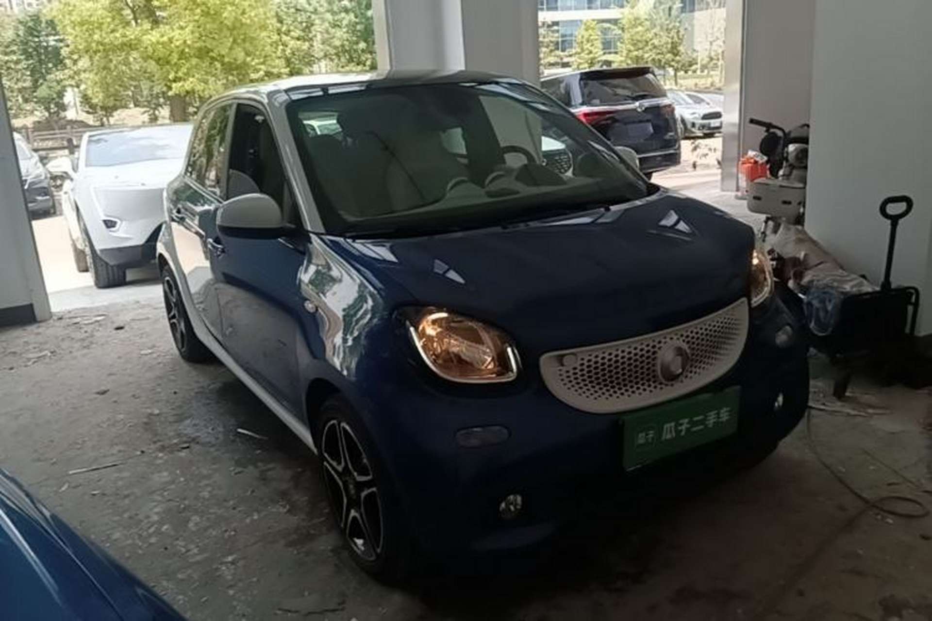 Used smart forfour 2016 0.9T 66 kW Ultimate Edition Front Right 45 Deg