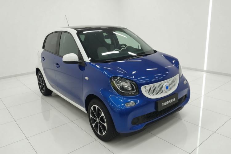 Used smart forfour 2016 1.0L 52 kW Passion Edition Front Right 45 Deg