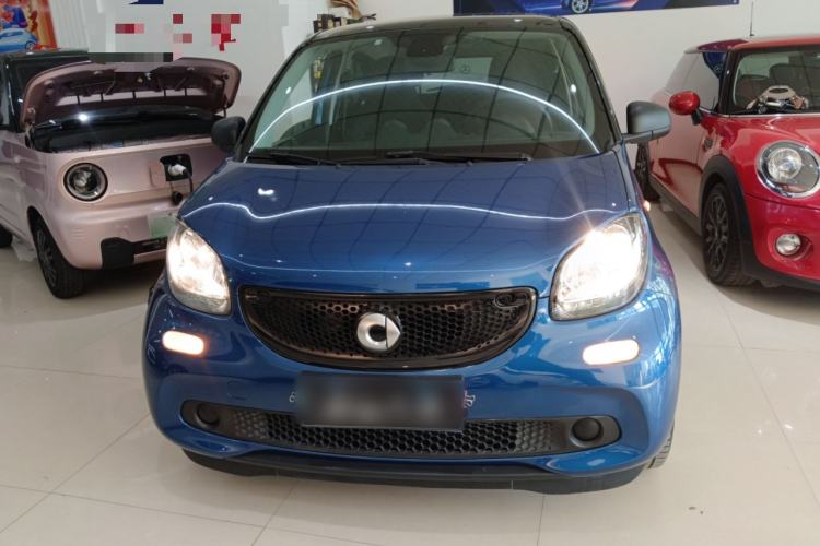 Used smart forfour 2016 1.0L 52 kW Passion Edition Front