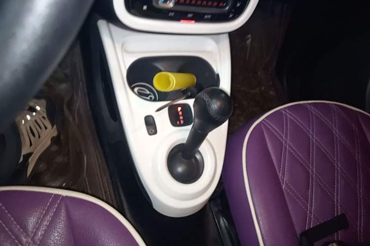 Used smart forfour 2016 1.0L 52 kW Dynamic Edition Gear Lever