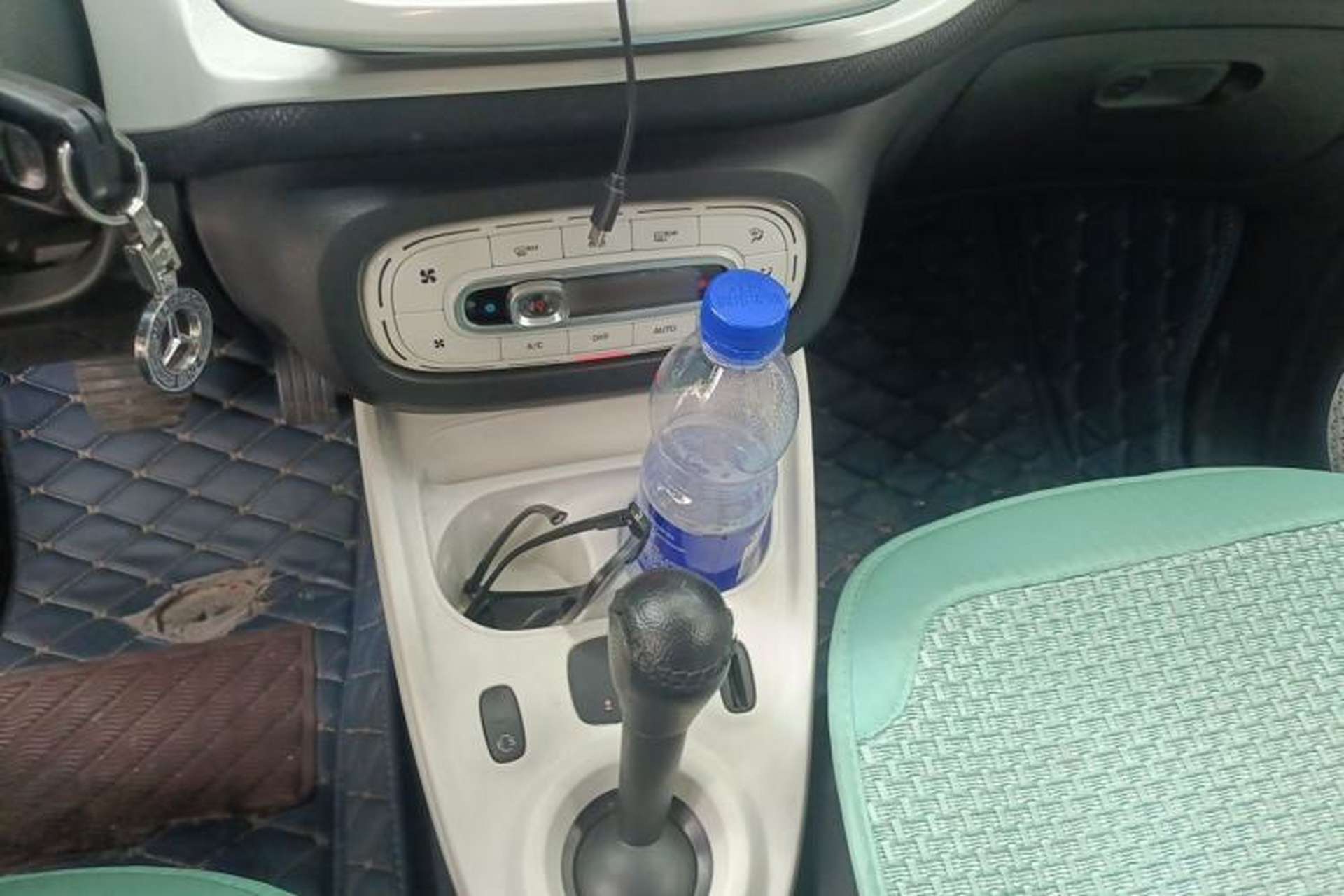 Used smart forfour 2016 1.0L 52 kW Passion Edition Gear Lever