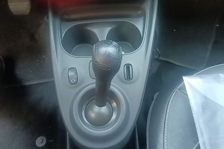 Used smart forfour 2016 0.9T 66 kW Pioneer Edition Gear Lever